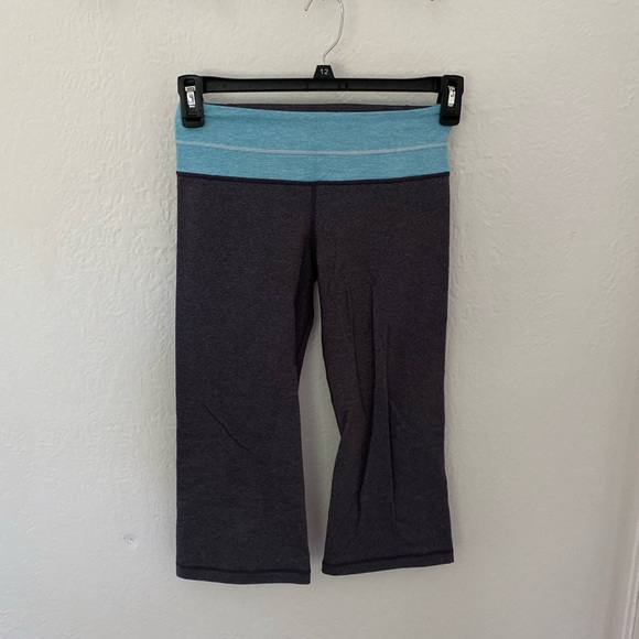 Lululemon Capris size 4 - Picture 2 of 5